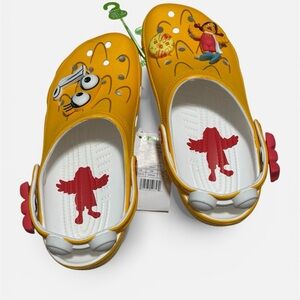 🎈NWT McDonald's × Crocs Classic Clog Birdie Yellow Mens Size 7/ Womens Size 9